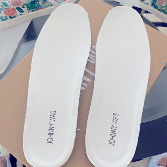 Womens JOHNNY WAS dreamer sneaker Sz10 - Picture 7 of 9